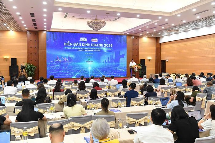Toàn cảnh diễn đàn