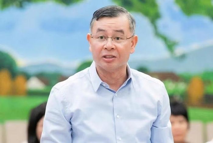 Bộ trưởng Bộ Tài Chính Ngô Văn Tuấn trình bày tóm tắt tờ trình, báo cáo về giải pháp thống nhất các chương trình mục tiêu quốc gia.