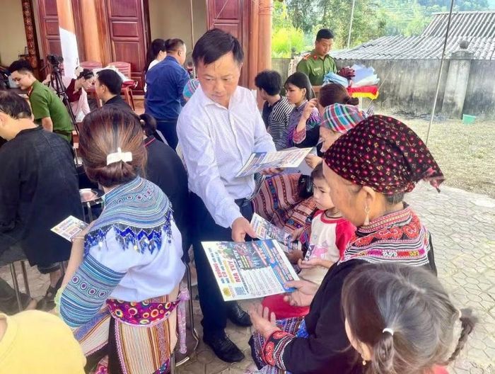  Các thành viên dòng họ Lý tại thôn Bản Phố 2, xã Bắc Hà chung tay thực hiện mô hình “Ba không”: Không ma tuý, không tội phạm, không tệ nạn xã hội. 
