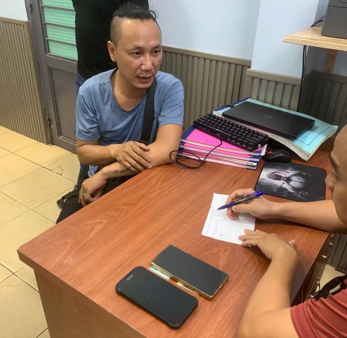 Một đối tượng khai nhận hành vi với lực lượng chức năng.