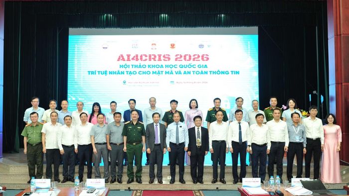 Các đại biểu tham dự hội thảo.
