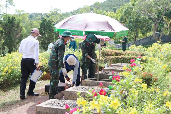 Công tác lấy mẫu hài cốt liệt sĩ để giám định ADN được thực hiện đúng quy định.