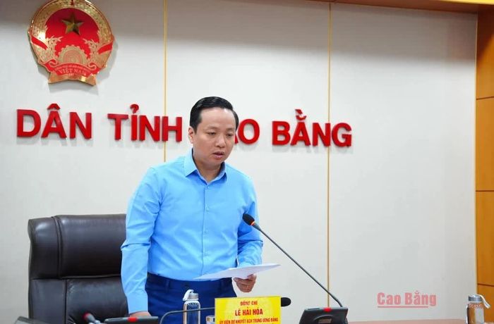 Chủ tịch UBND tỉnh Lê Hải Hòa phát biểu ý kiến tại cuộc họp.