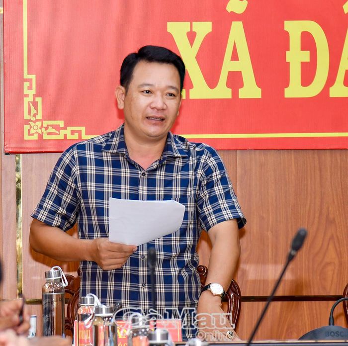 Phó Chủ tịch UBND xã Đầm Dơi Lê Tấn Công thông tin kết quả nổi bật trong công tác chuyển đổi số trên địa bàn.