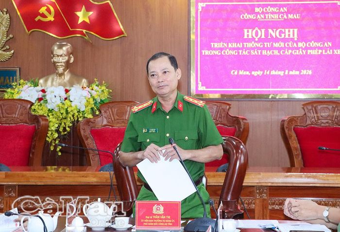 Đại tá Trần Văn Thi, Phó Giám đốc Công an tỉnh, phát biểu chỉ đạo tại hội nghị.
