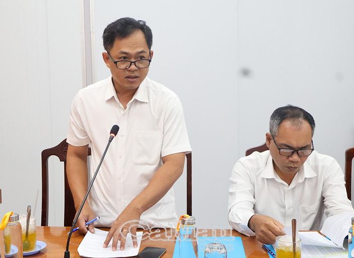 Đại diện phường Lý Văn Lâm nêu khó khăn về thiếu hụt nguồn nhân lực chất lượng cao tại địa phương.