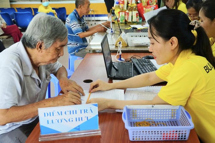 Từ năm 2026, bao nhiêu tuổi thì người lao động được nghỉ hưu, hưởng lương hưu? Ảnh minh họa.
