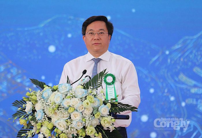 Chủ tịch UBND tỉnh Trần Duy Đông phát biểu tại Lễ khởi công.