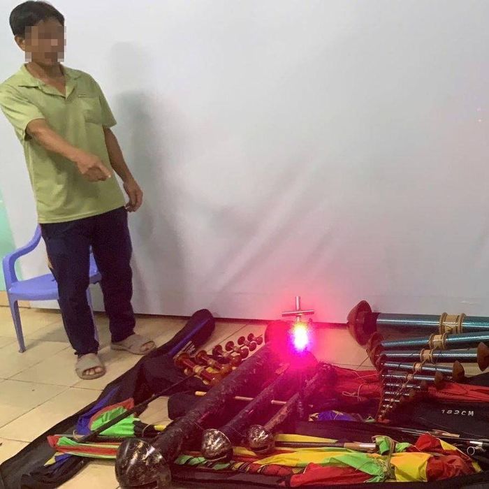 Hai trong 3 người liên quan cùng tang vật
