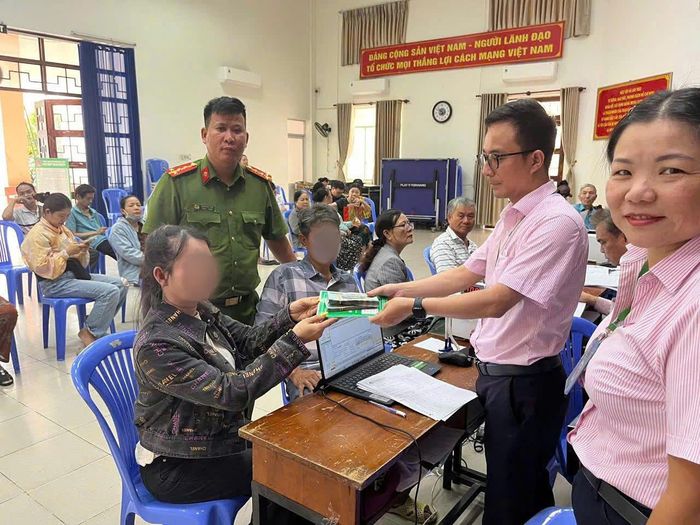 Giải ngân vốn tạo điều kiện ổn định cuộc sống với một trường hợp trên địa bàn phường