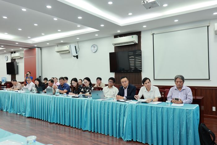 Các đại biểu dành sự quan tâm trước các nội dung tham luận