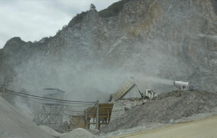 Một mỏ đá đang hoạt động trên địa bàn tỉnh Quảng Trị