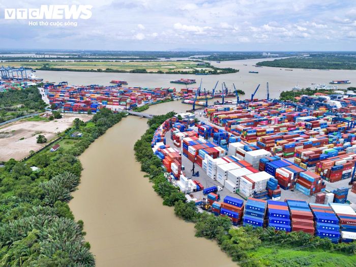 Theo kế hoạch, dự án đang được tổ chức lập báo cáo nghiên cứu khả thi, dự kiến khởi công trong quý IV/2026 và hoàn thành năm 2029. Khi đưa vào khai thác, hàng chục nghìn lượt xe container được kỳ vọng sẽ chuyển sang hành lang vận tải riêng, hạn chế đi qua các tuyến đường đô thị đông dân cư.