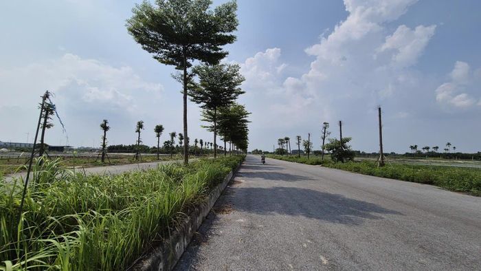Dự án đường liên khu vực 1, đoạn từ xã Đức Thượng đến xã Song Phương, huyện Hoài Đức cũ (nay là các xã Hoài Đức, Dương Hòa, Sơn Đồng), đoạn qua xã Hoài Đức - Dương Hòa ở thời điểm hiện tại. Ảnh: Hậu Lộc