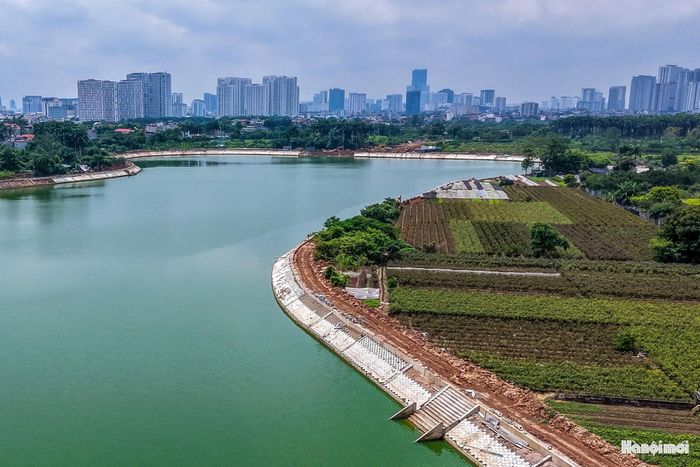 Việc hoàn thiện hồ điều hòa Thụy Phương 2 không chỉ bổ sung năng lực chống ngập cho khu vực Tây Bắc Hà Nội mà còn là bước đi phù hợp với định hướng phát triển hạ tầng đô thị thích ứng biến đổi khí hậu. Từ một công trình thuần túy phục vụ thoát nước, hồ đang từng bước trở thành điểm nhấn cảnh quan, góp phần xây dựng không gian đô thị xanh, an toàn và bền vững.
