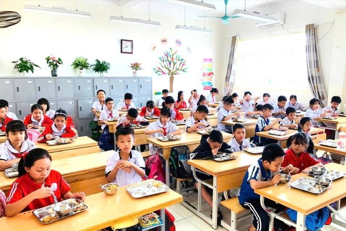 Năm học 2026-2027, Hà Nội có hơn 1,18 triệu học sinh ăn bán trú. Ảnh: CTV