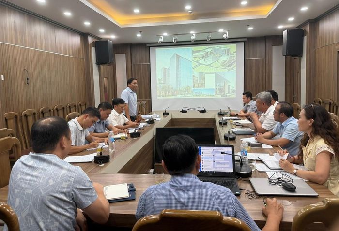 Giám đốc Cơ quan Báo và Phát thanh, Truyền hình Hà Nội Nguyễn Thanh Liêm phát biểu tại buổi làm việc. Ảnh: PV