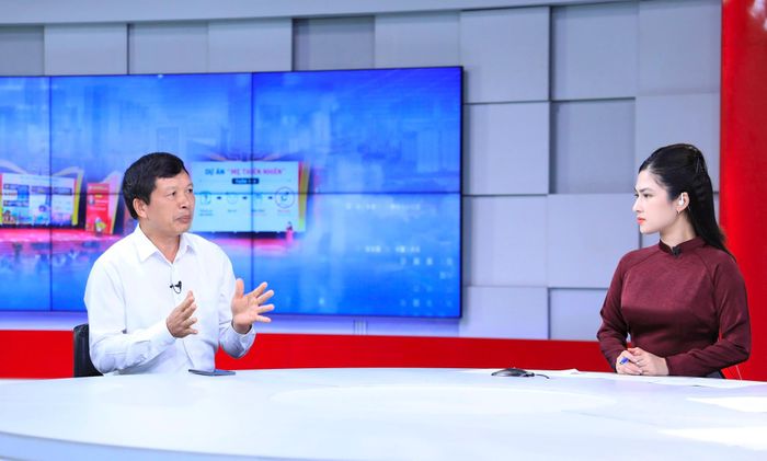 TS. Lương Ngọc Vĩnh, Trưởng Khoa Tuyên truyền, Học viện Báo chí và Tuyên truyền trao đổi tại Chương trình. Ảnh: Quang Thái