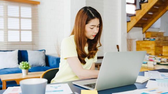 Chính thói quen quan sát kỹ khiến Bọ Cạp rất dễ nhận ra những điểm bất thường trong hành vi hoặc cách làm việc của người khác. Ảnh minh họa