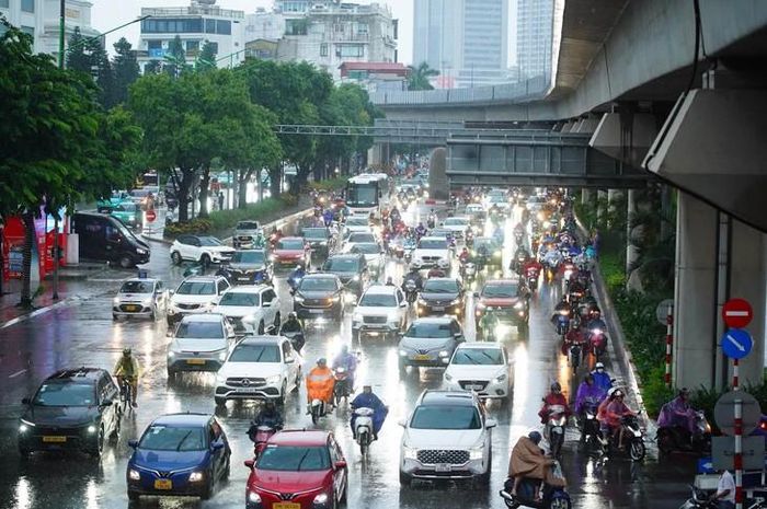 Chiều nay, nhiều khu vực ở miền Bắc có mưa dông giải nhiệt. Ảnh: H.N
