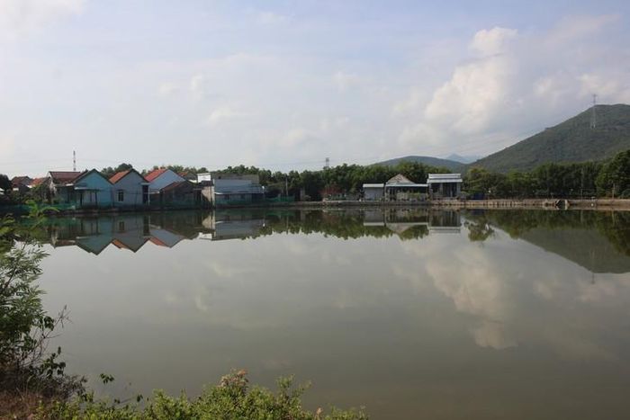 Sự yên bình ở làng Hà Liên khiến nhiều người đến một lần là nhớ. Ảnh: HĐ.
