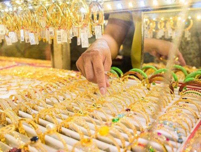 Giá vàng hôm nay, ngày 14/8, đồng loạt giảm mạnh giá vàng miếng và giá vàng nhẫn.