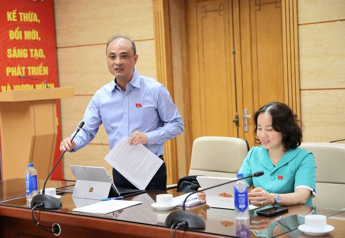 Ông Nguyễn Phương Tuấn, Phó Chủ nhiệm Ủy ban Khoa học, Công nghệ và Môi trường của Quốc hội phát biểu. Ảnh: Trần Minh