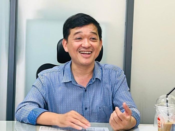 Thầy Trần Quang Huy - Phó Hiệu trưởng Trường THCS -THPT Nguyễn Khuyến (phường Hiệp Bình, TPHCM). Ảnh: Thùy Dương.