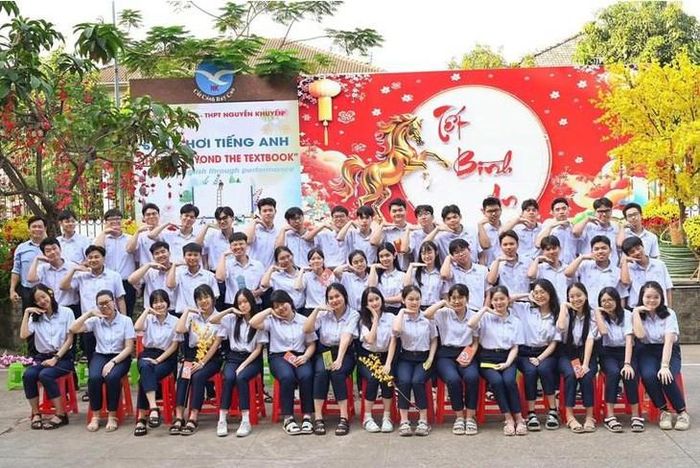 Lớp 12 B1 có 46/47 học sinh đỗ vào y, dược. Ảnh: Nhà trường cung cấp.