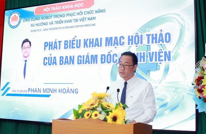 PGS.TS.BS. Phan Minh Hoàng - Giám đốc Bệnh viện Phục hồi chức năng - Điều trị bệnh nghề nghiệp TPHCM. Ảnh: Mimosa.