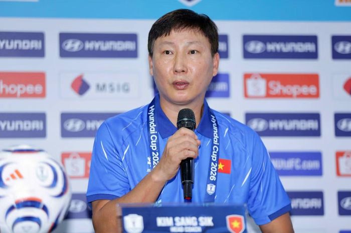 HLV trưởng Kim Sang Sik khẳng định ĐT Việt Nam đang có sự chuẩn bị tốt, các cầu thủ có thể trạng ổn định và sẵn sàng nỗ lực hết mình để hướng tới kết quả thuận lợi trên sân khách. (Ảnh: VFF)