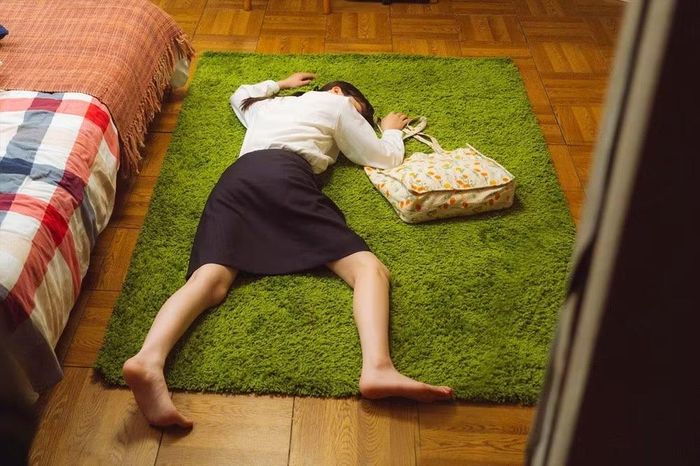 “Thế mà anh còn đòi được cảm ơn, trong khi vợ anh mới là người vất vả ư?” (Ảnh minh họa: Phim Vẽ Vời Vẩn Vơ)