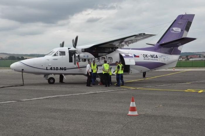Quân đội Colombia dự định mua 2 máy bay vận tải hạng nhẹ L 410 NG do hãng Aircraft Industries (Cộng hòa Séc) sản xuất.