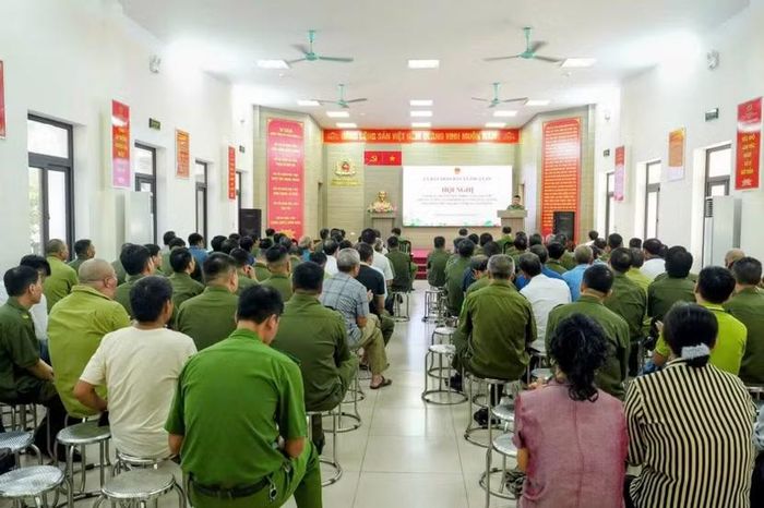 Cảnh sát PCCC&CNCH phổ biến kiến thức, kỹ năng cho lực lượng dân phòng