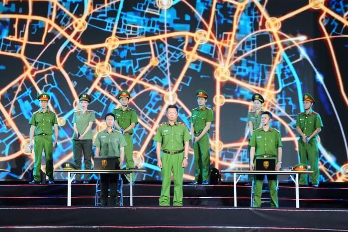 “Đấu trí” không chỉ tái hiện cuộc chiến với tội phạm mà còn khắc họa sự mưu trí, quyết đoán và tinh thần không khoan nhượng trước các loại tội phạm