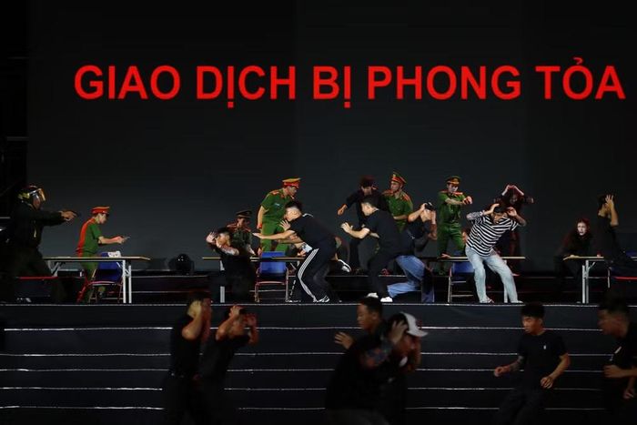 Sự phối hợp nhịp nhàng giữa các chiến sĩ góp phần tái hiện sinh động tinh thần hiệp đồng tác chiến trong những chuyên án lớn