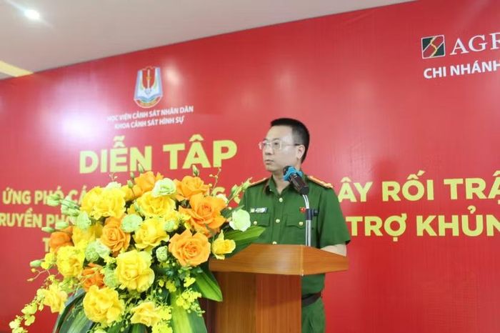 Thượng tá Lý Hoài Nam, Phó trưởng Phòng CSHS phát biểu khai mạc diễn tập