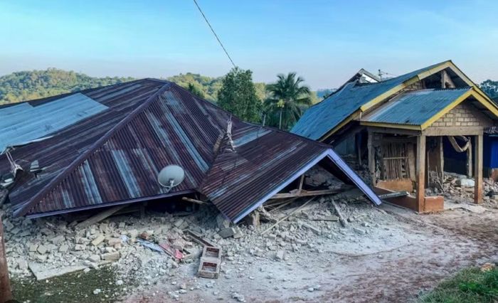 Theo Cơ quan Khảo sát Địa chất Mỹ (USGS), động đất xảy ra vào khoảng 6h giờ địa phương, tại khu vực cách thị trấn Ende 68km về phía tây bắc, thuộc tỉnh Đông Nusa Tenggara.