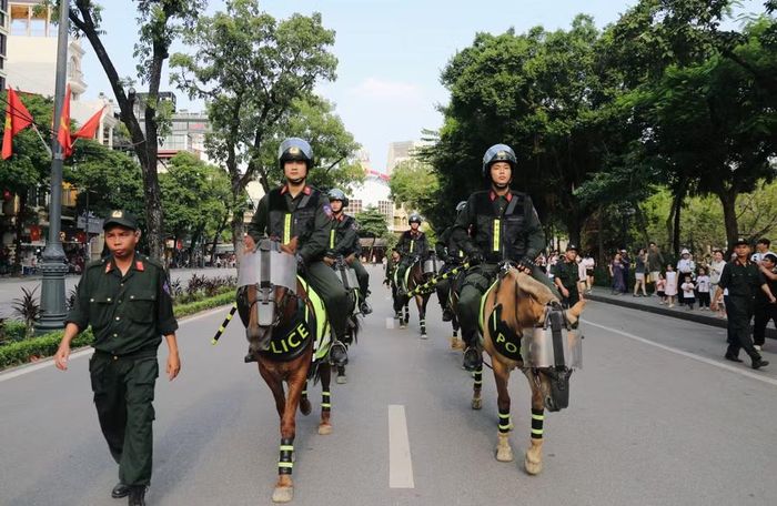 Hình ảnh oai phong, khỏe khoắn, mang chất riêng của Đoàn kỵ binh Cảnh sát cơ động