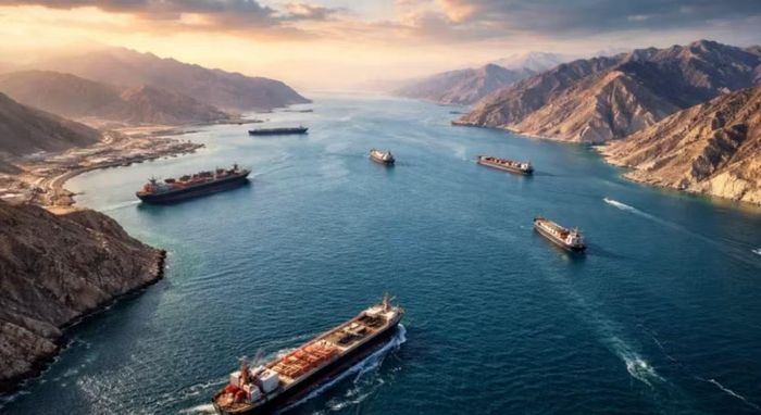 Ông Trump nói người dân Mỹ có thể phải trả thêm tiền xăng để ngăn Iran sở hữu vũ khí hạt nhân và khẳng định ông sẽ không xin lỗi vì quyết định của mình.