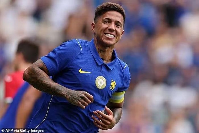 Enzo vẫn chơi tốt giữa tin đồn chuyển đến Man City (Ảnh: Sun Sport)