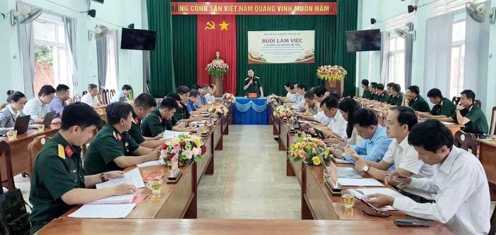 Quang cảnh buổi làm việc. Ảnh: ĐS.