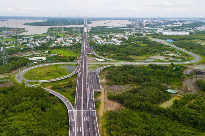  Cầu Bình Khánh thuộc cao tốc Bến Lức - Long Thành được tổ chức lễ khánh thành vào sáng ngày 19/12/2025. 