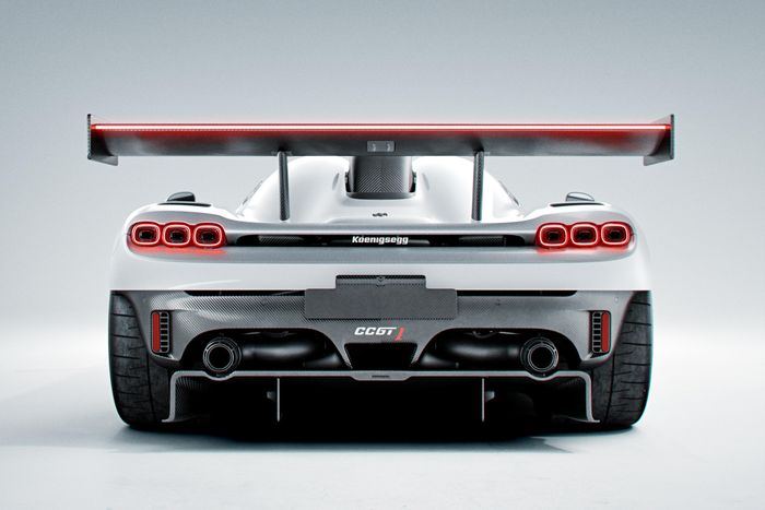  So với CC850, gần như toàn bộ thân xe của Koenigsegg CCGT1 được thiết kế lại nhằm tăng lực ép khí động học và cải thiện khả năng làm mát khi chạy trên đường đua. 