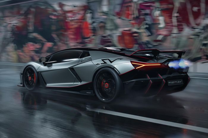 Xe có các chế độ lái Strada, Sport, Corsa và chế độ Pilota hoàn toàn mới phát triển từ xe đua GT3. Gói khí động học mới giúp lực ép tổng thể tăng 80% so với Revuelto, thậm chí cao hơn 10% so với Lamborghini Aventador SVJ.
