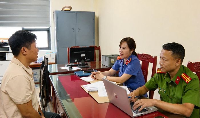 Đối tượng La Đức Long, nhân viên Công ty Cổ phần Xây dựng và Thí nghiệm công trình Miền Trung. Ảnh: Công an Thanh Hóa