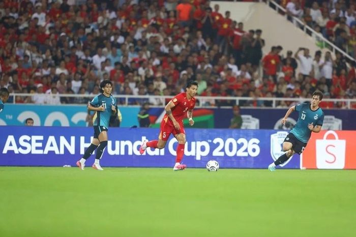Văn Hậu đang cùng đội tuyển Việt Nam chinh phục chức vô địch Đông Nam Á lần thứ tư trong lịch sử