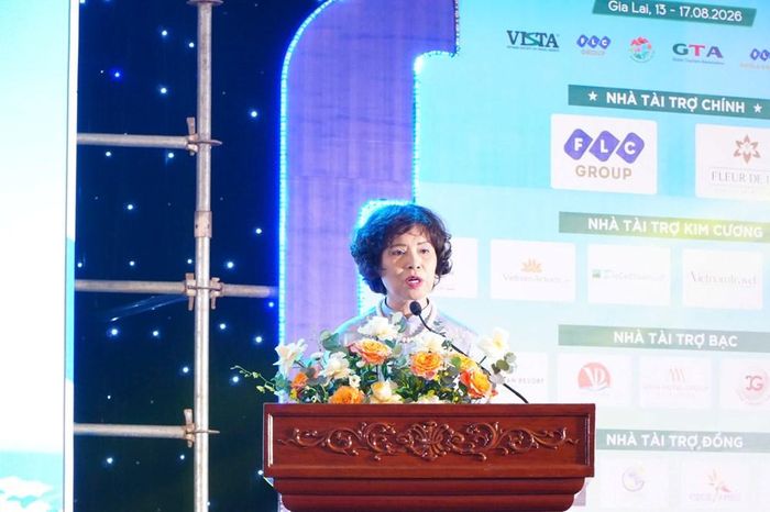 Bà Cao Thị Ngọc Lan, Phó Chủ tịch Thường trực Hiệp hội Du lịch Việt Nam phát biểu khai mạc