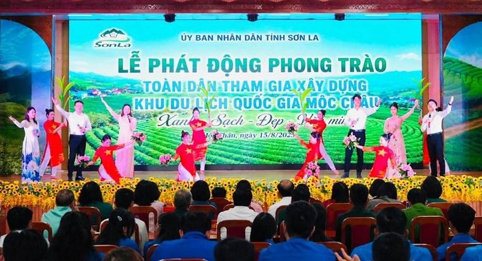 Phong trào góp phần tạo dựng hình ảnh Khu du lịch quốc gia Mộc Châu thân thiện, hấp dẫn trong mắt du khách