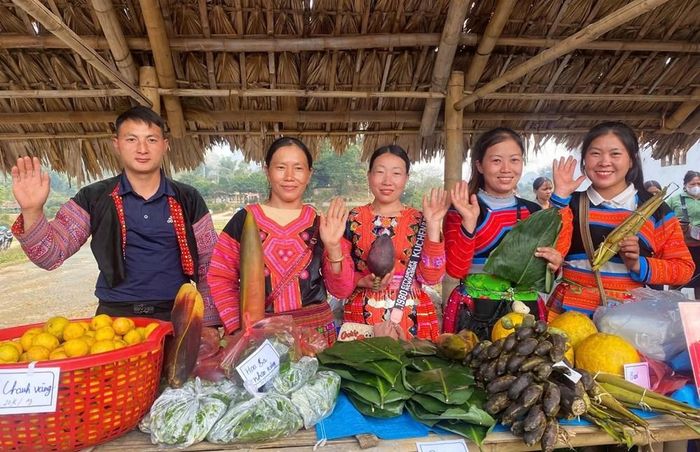 Sản vật địa phương và sắc màu văn hóa sẽ tạo điểm nhấn tại phiên chợ “Chiềng Hặc - Miền nhớ thương”. Ảnh minh họa: T.L